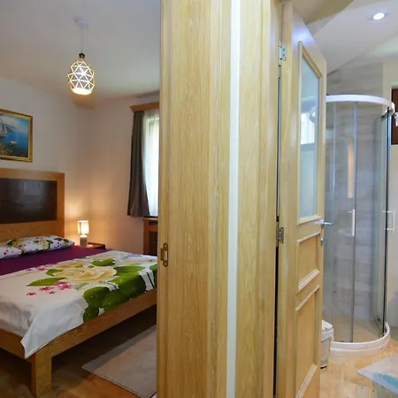 Apartments Olive Котор Экстерьер фото