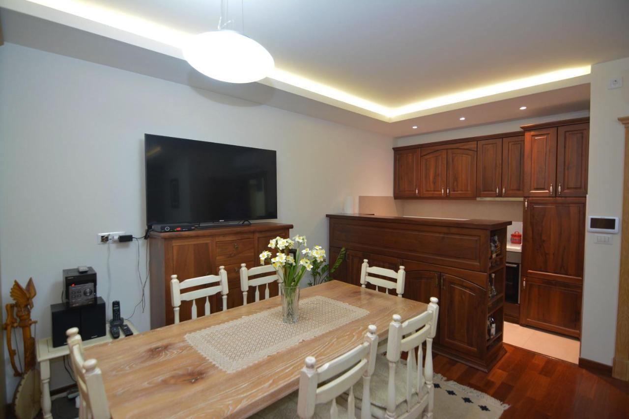 Olive Apartment *